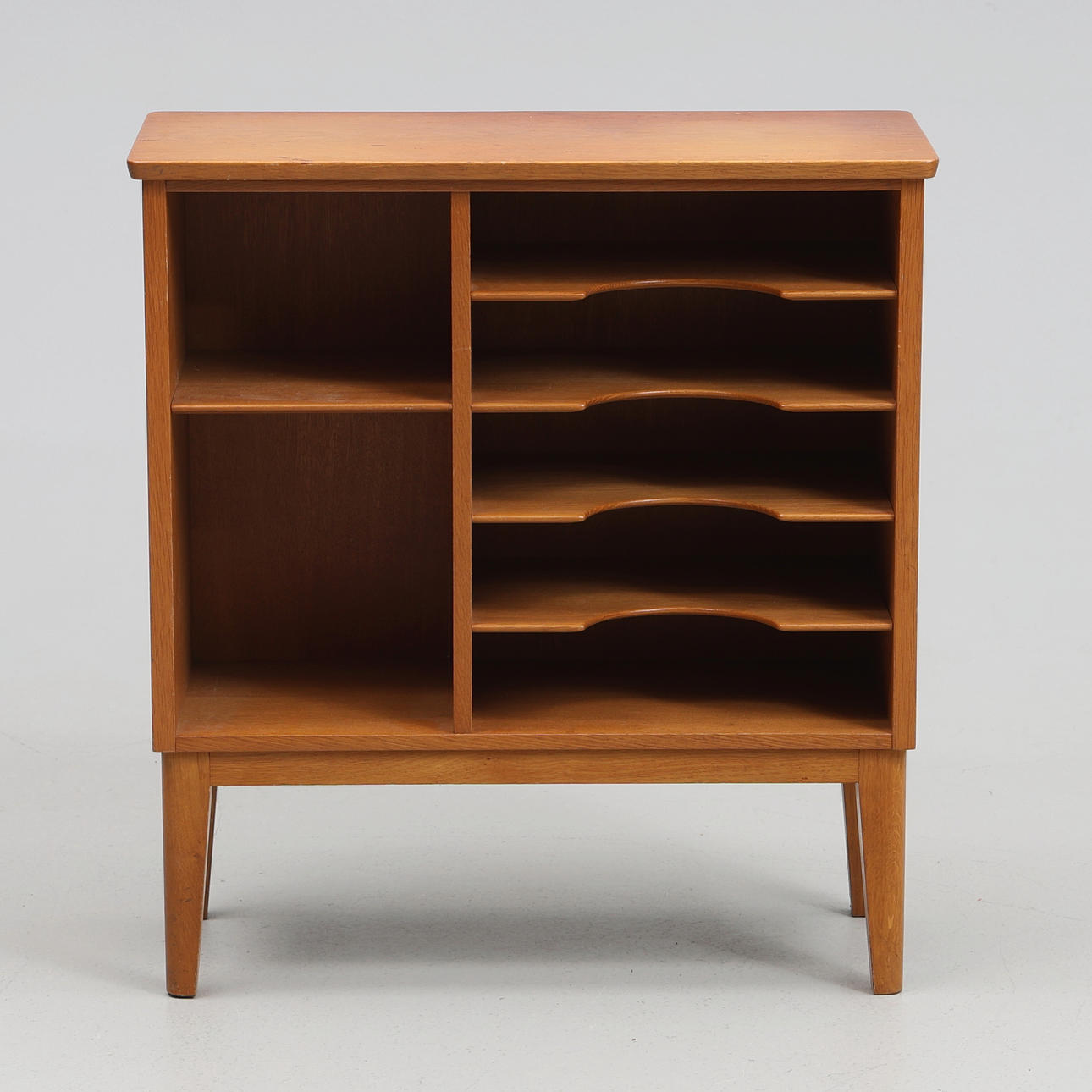 DOCUMENT CABINET. 20th century.