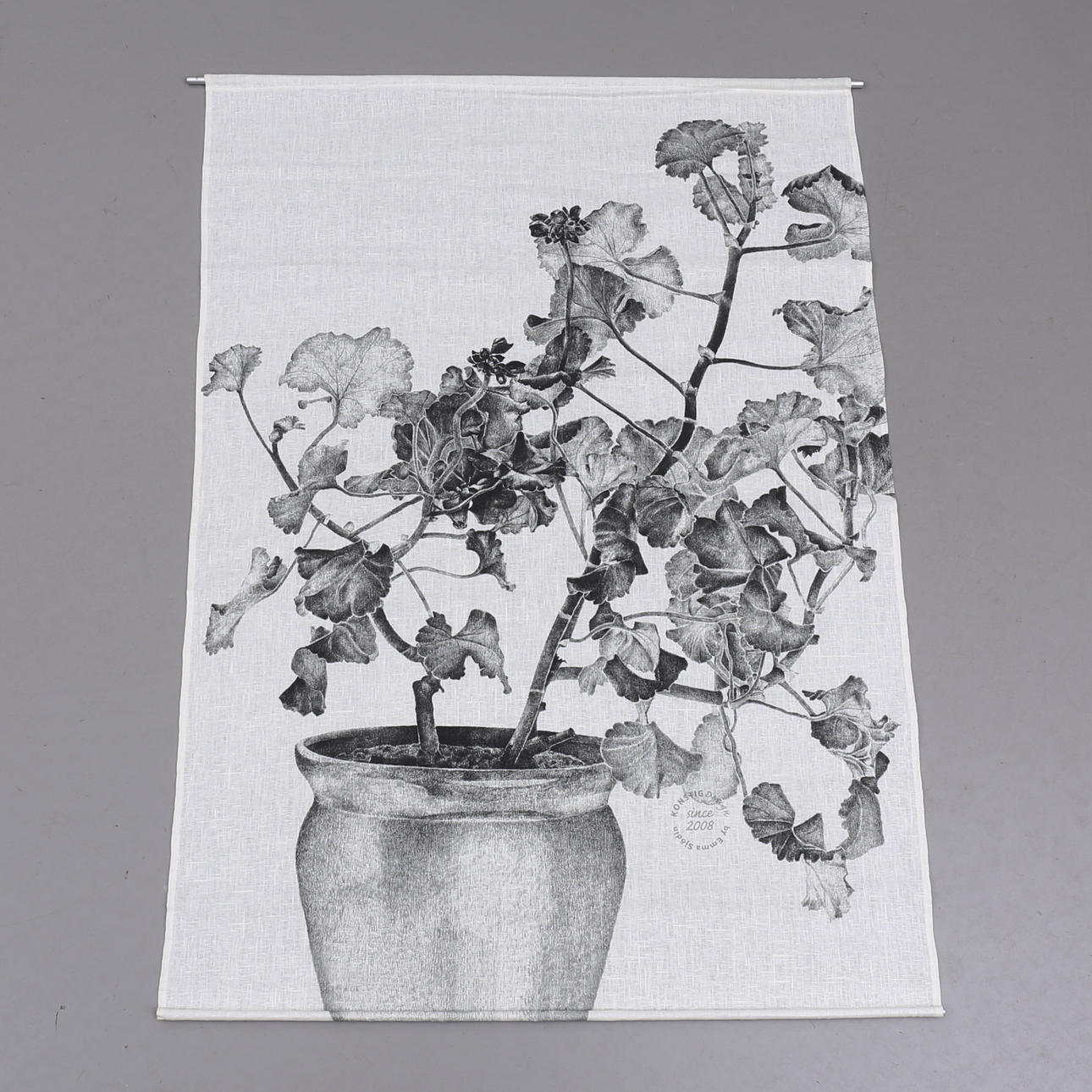 Wall mural “Black geranium”, Emma Sjödin.