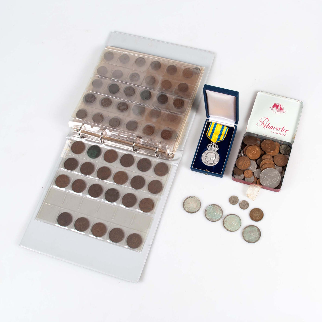 MONEDA y medalla en parte de plata.