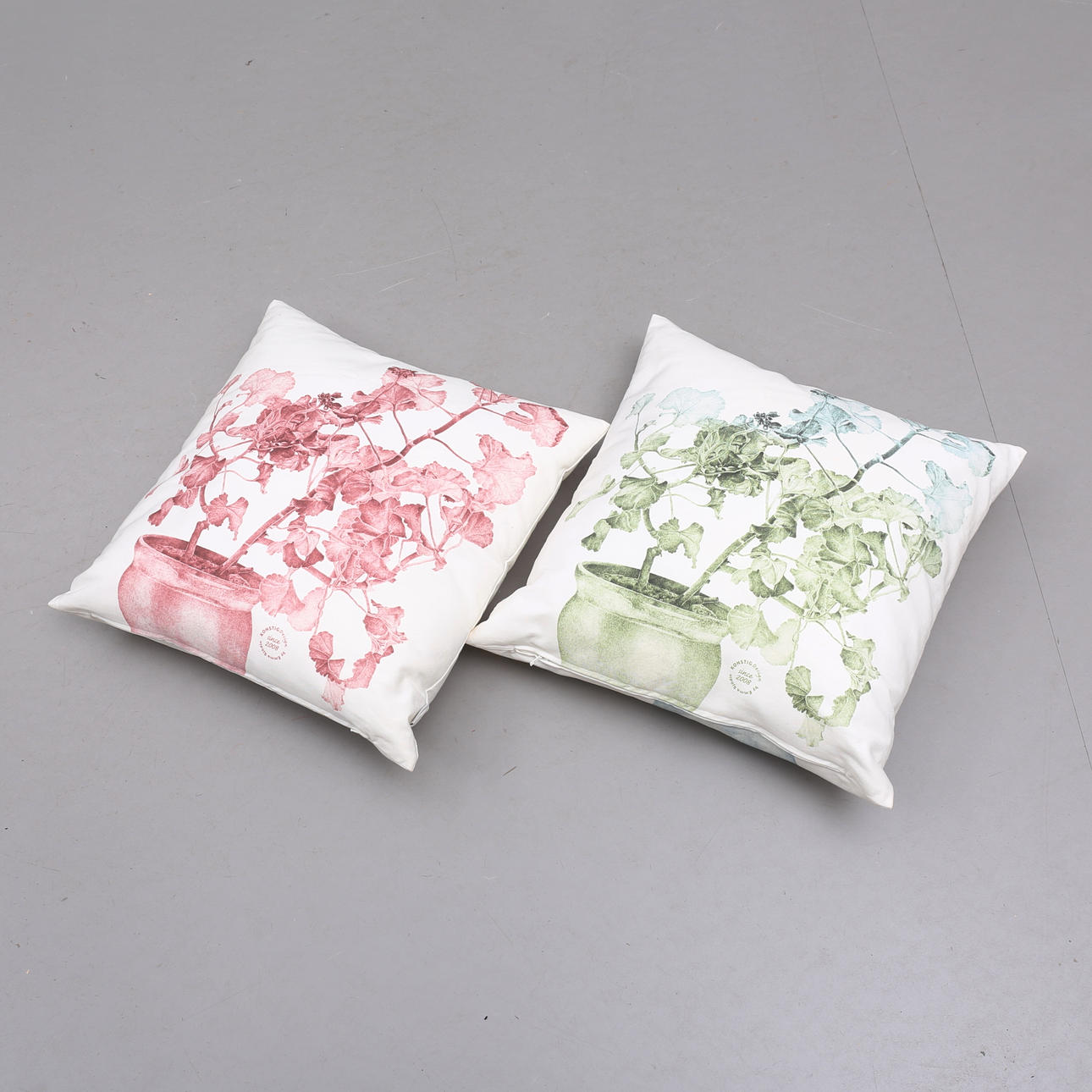 KUDDFODRAL, 2 st, Emma Sjödin, Konstig Design.