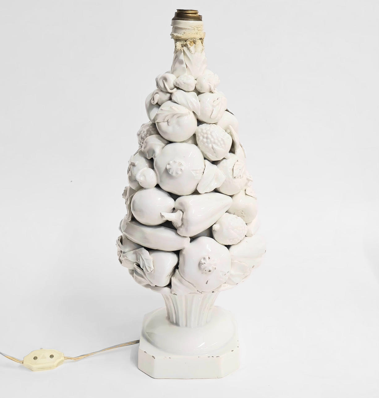 TABLE LAMP. GLAZED CERAMIC BY MANISES. VALENCIA. C. 1970S.