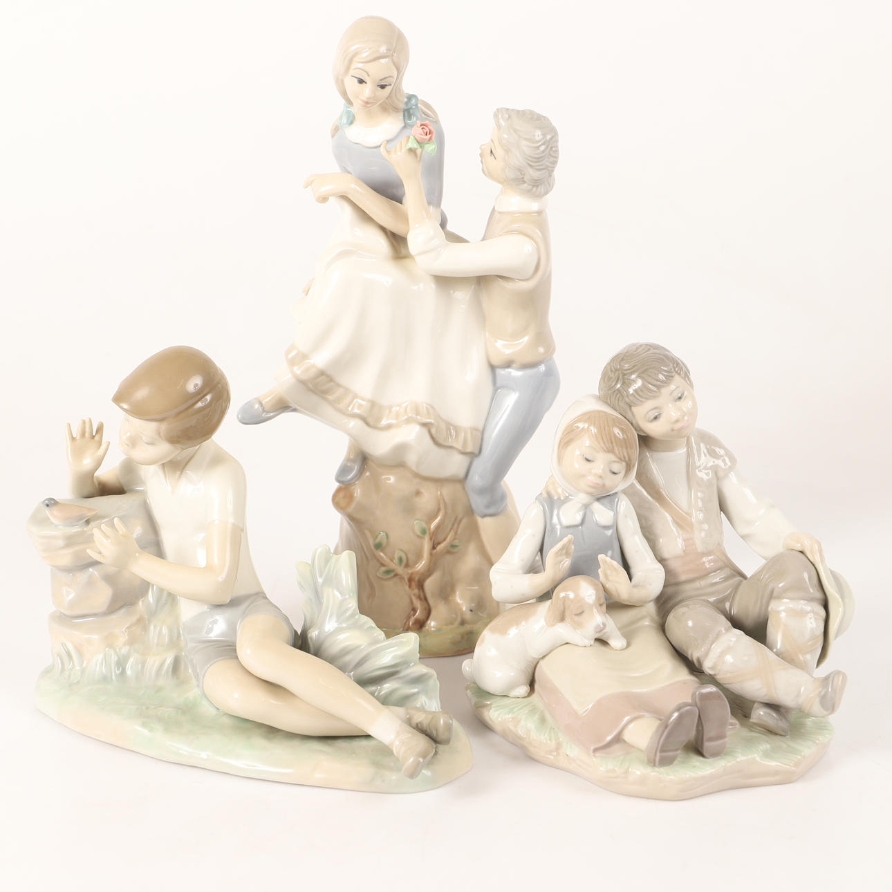 FIGURINER, 3 stycken, porslin, Lladro samt Tengra, Spanien.