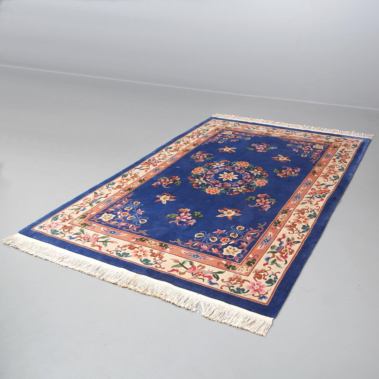 MATTA i ull, Kina, 281x185 cm.