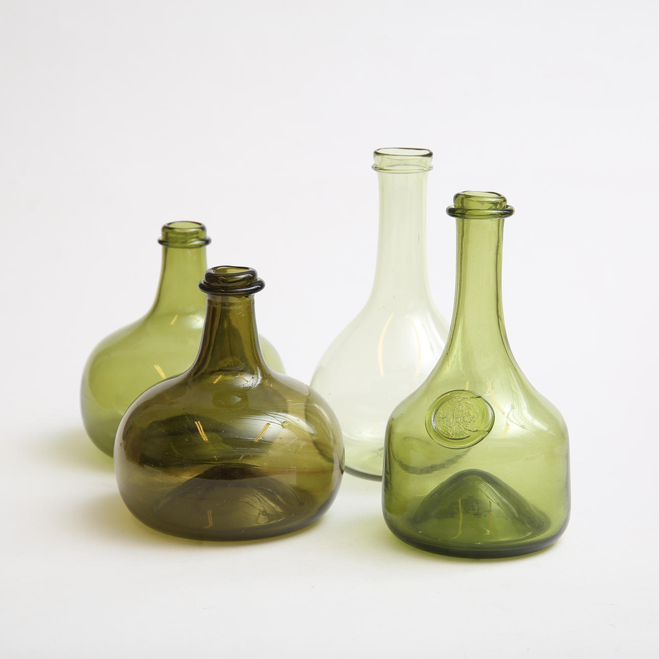 A set of 4 glass objects, Historical glass from Scan glas AB.