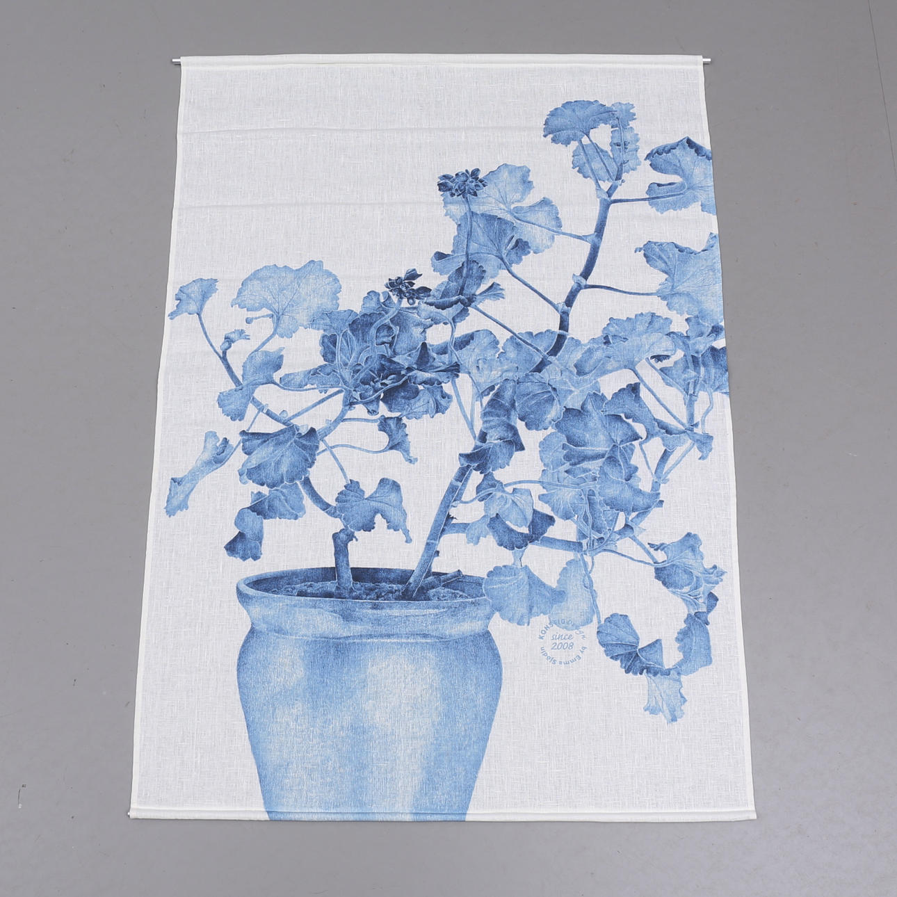 Vægmaleri „Blå geranium“, Emma Sjödin.