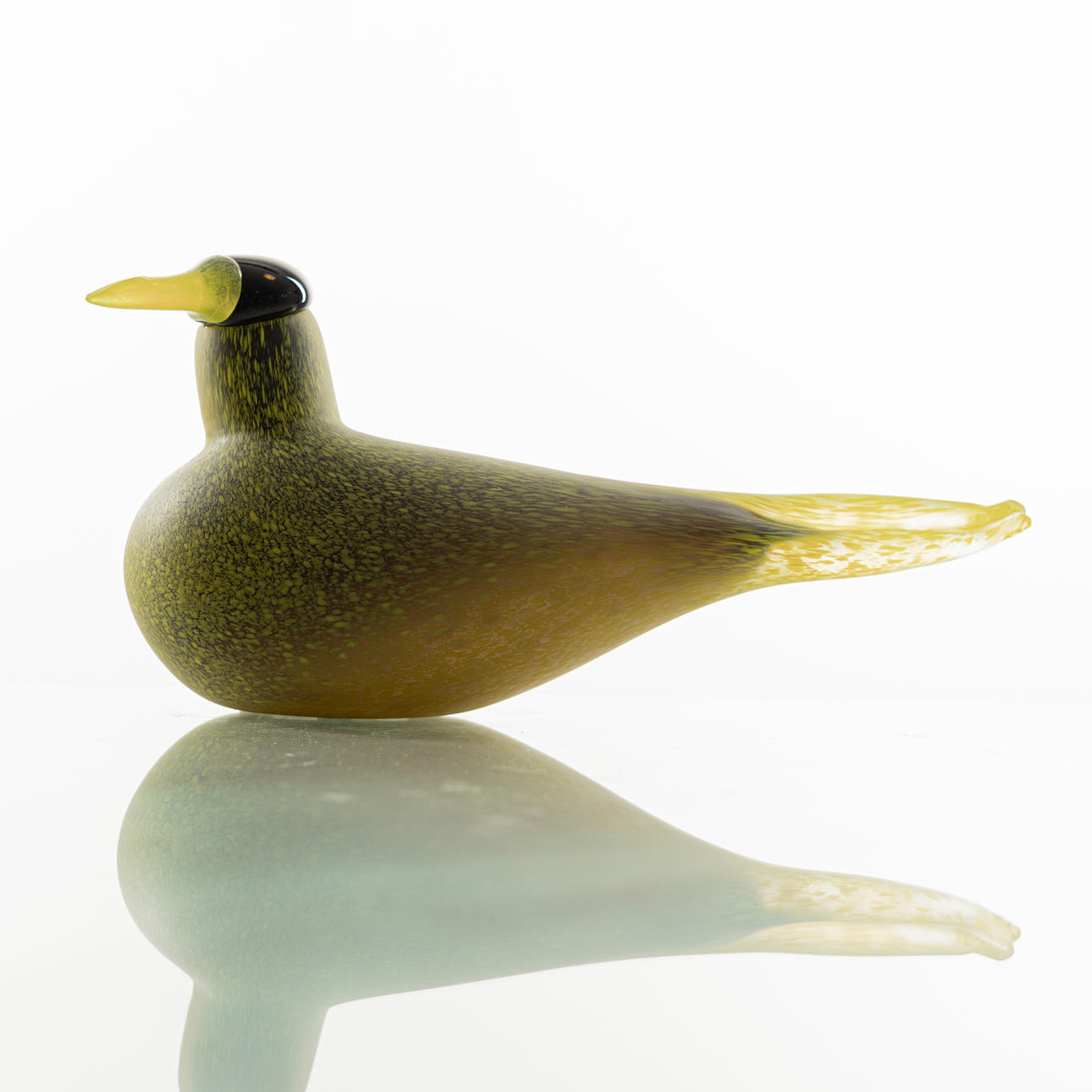 OIVA TOIKKA. Bird with Egg, glass, signed, Nuutajärvi