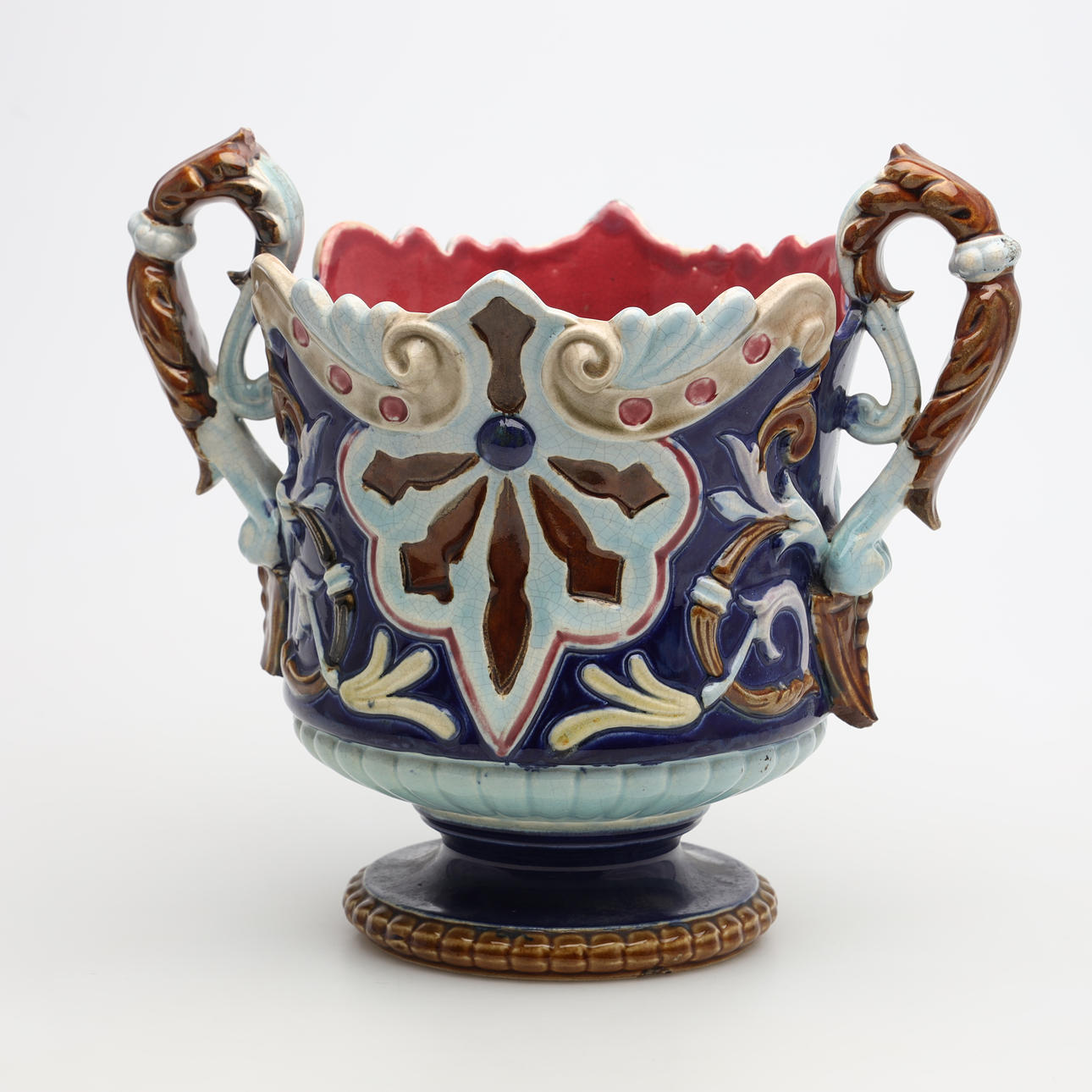 YTTERFODER, keramik, majolika.