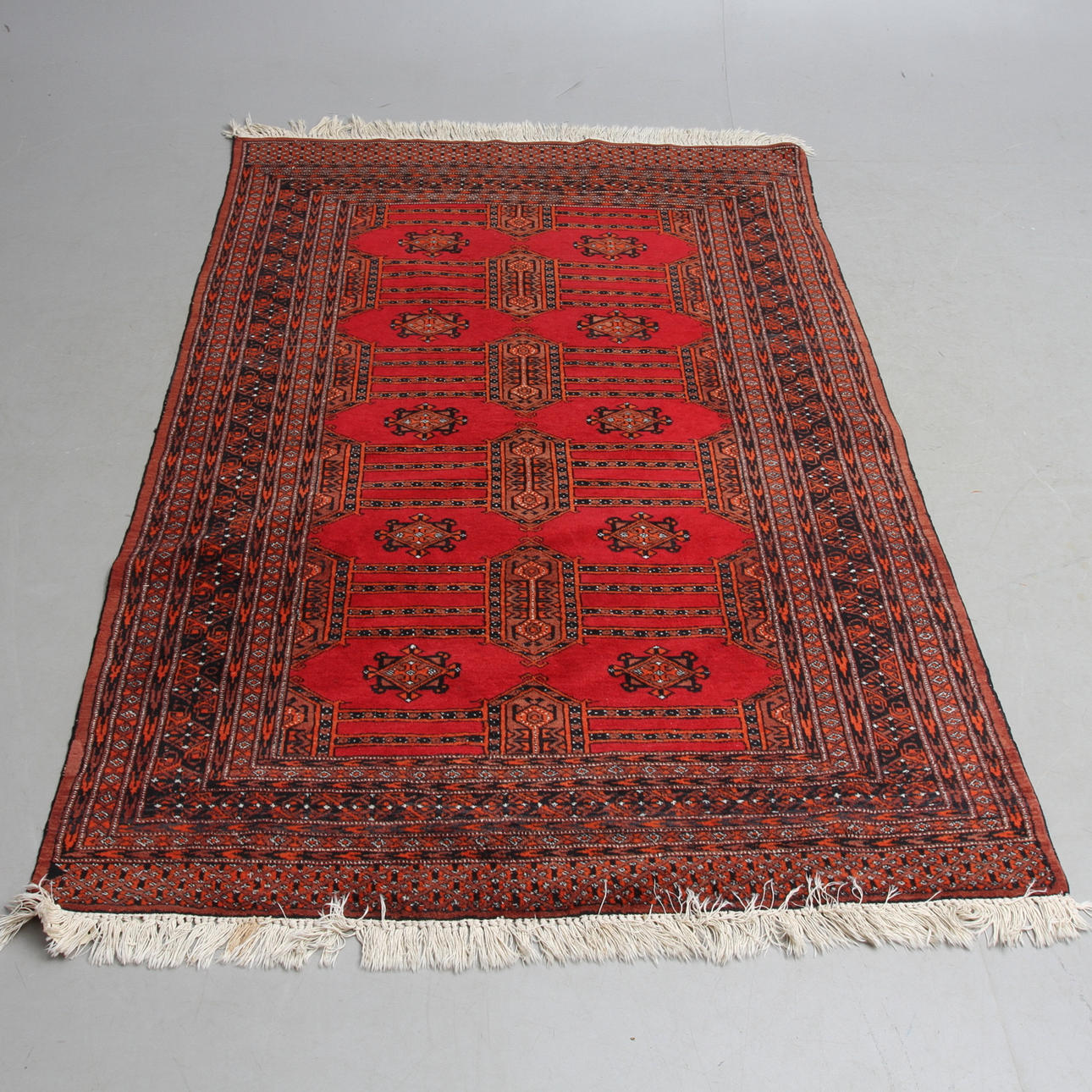 MATTA, orientalisk, ca 183 x 124 cm.