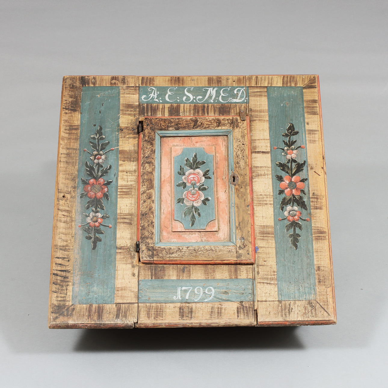 VÄGGSKÅP, allmoge, 17/1800-tal.