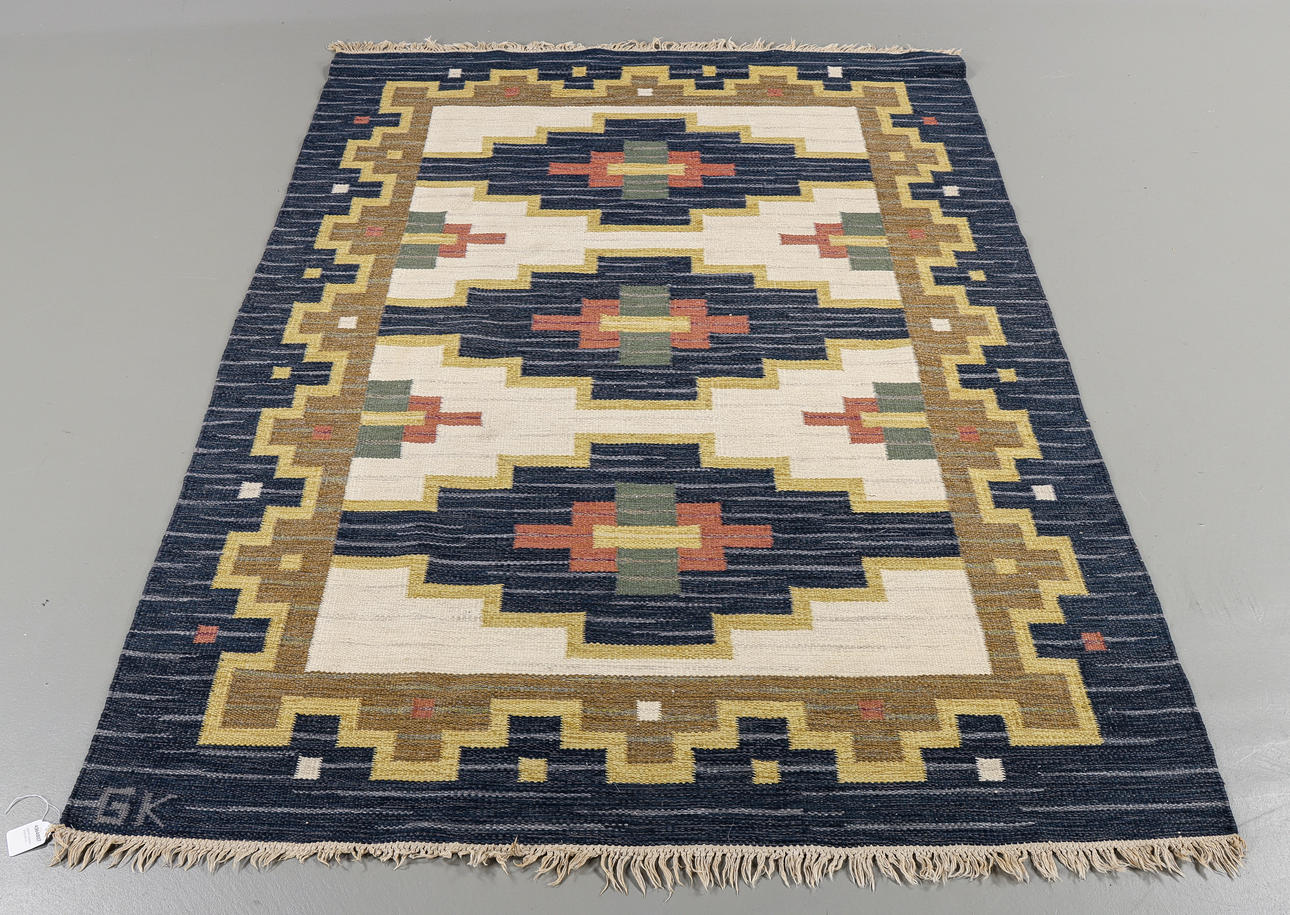 CARPET Yarn, 240x168 cm.