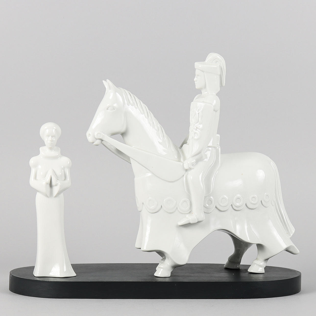 HARALD SALOMON. Figurgruppe, Ridder og jomfru, Rörstrand.