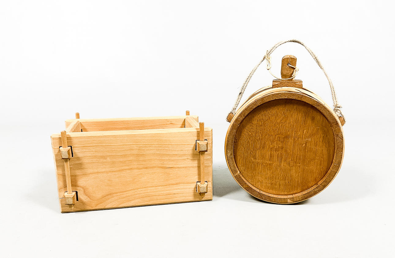 Forma de botella y queso, estilo tradicional, siglo XX.