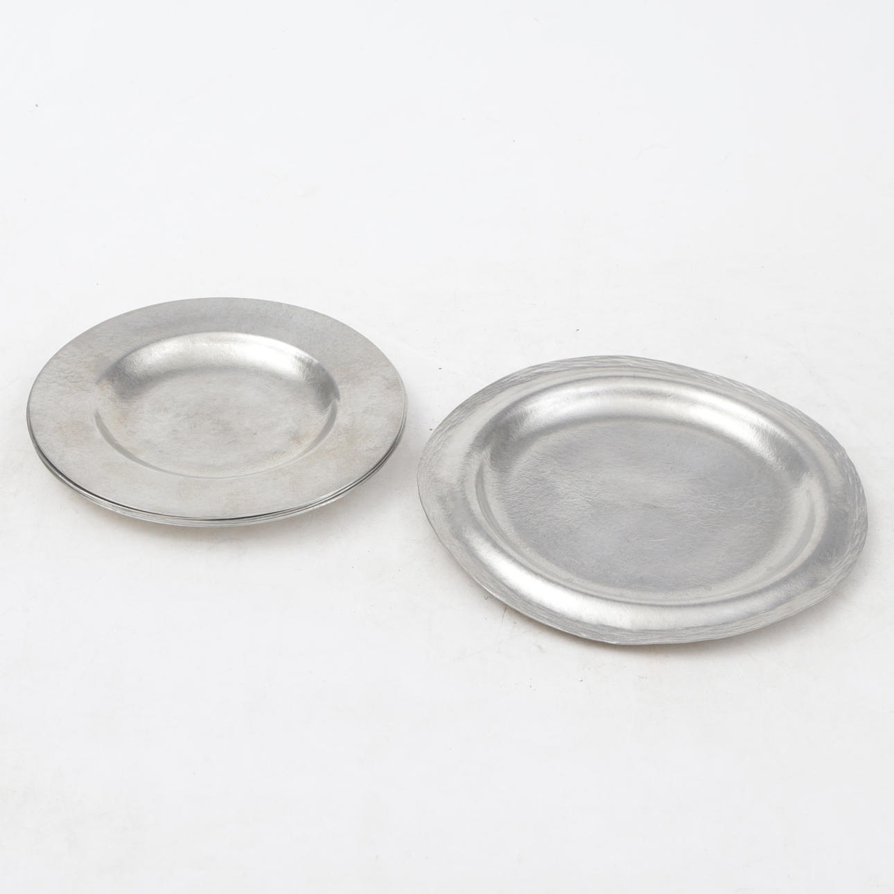 TALLERKENER 7 stk, tin, moderne.