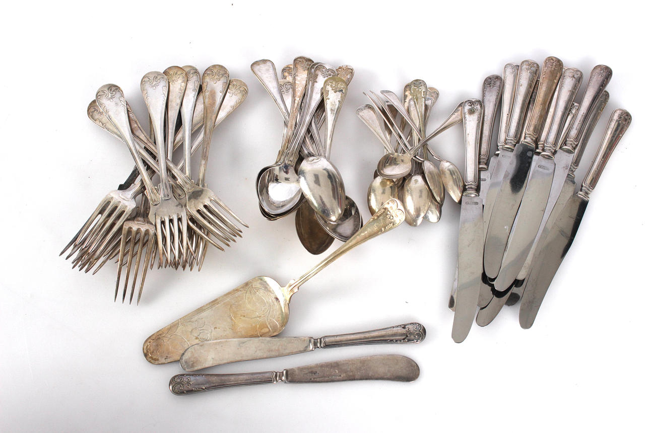 BESTECK AUS NEUSILBER, Corona, 59-teilig.