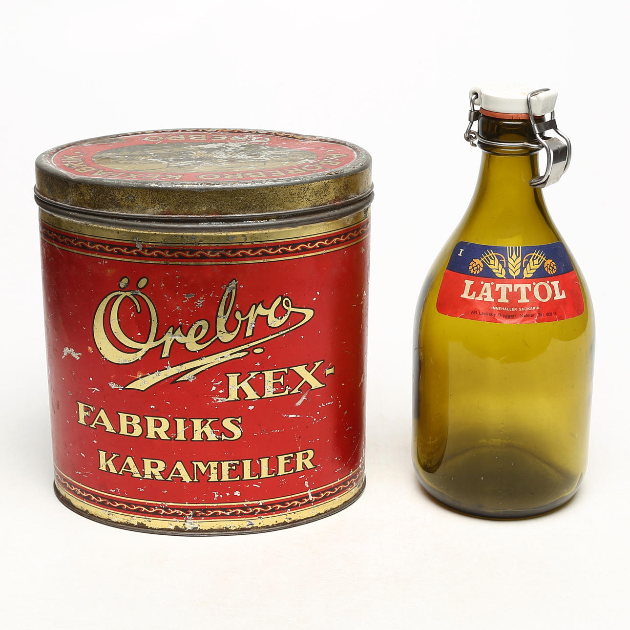 Metallipurkki ja lasinen kevyt olutpullo.