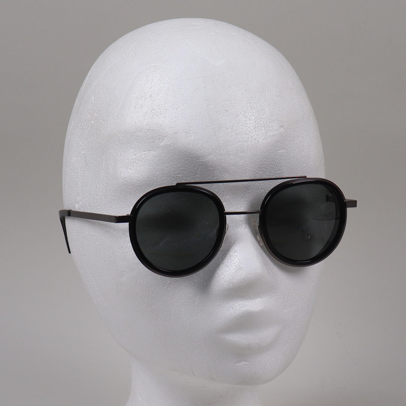 AURINKOLASIT, Tiger of Sweden.