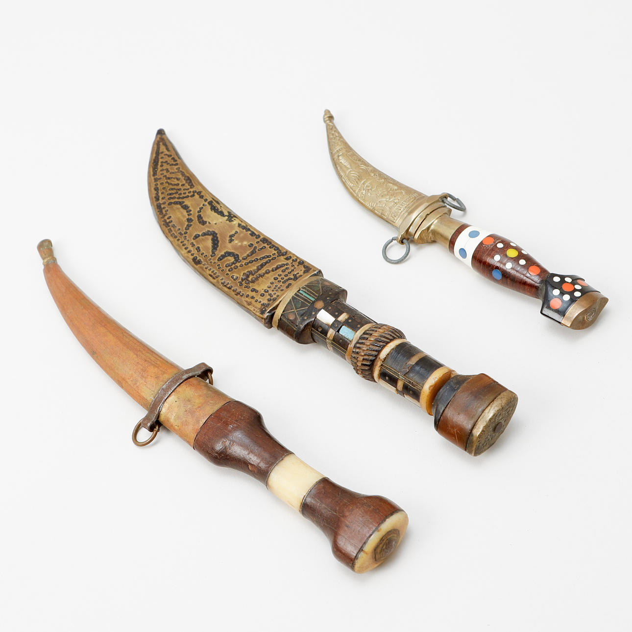 DOLCHE, 3 Stück, möglicherweise Syrien.