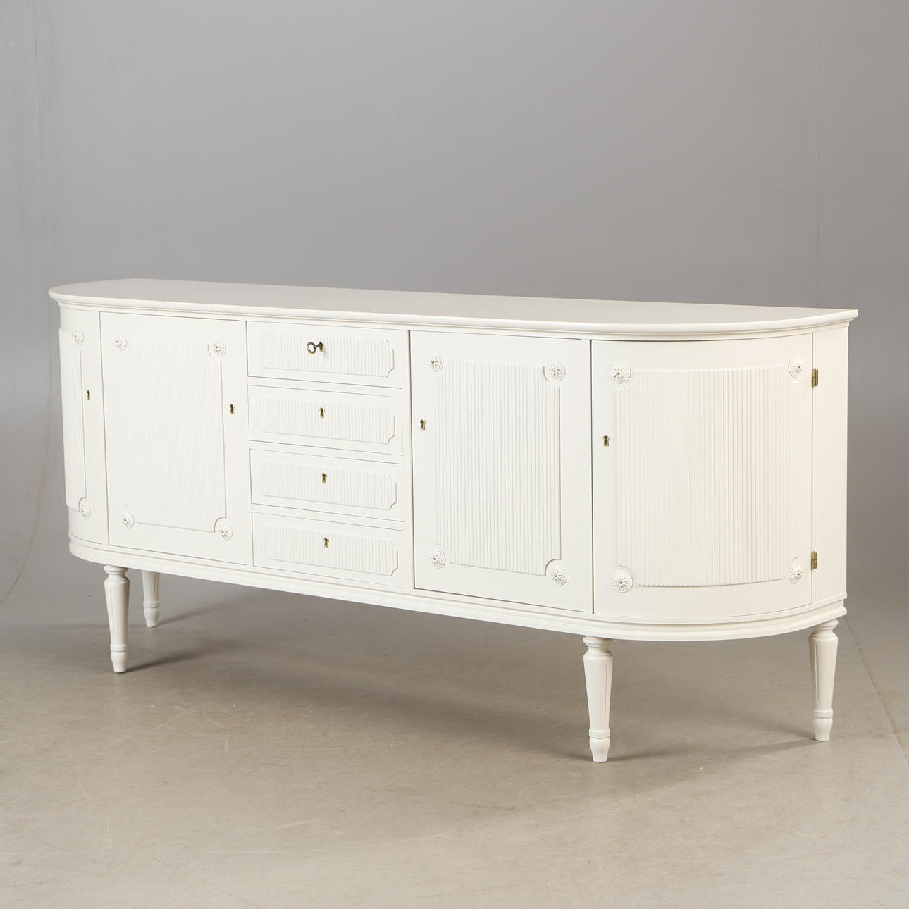 SIDEBOARD, weiß lackiert, gustavianischer Stil.