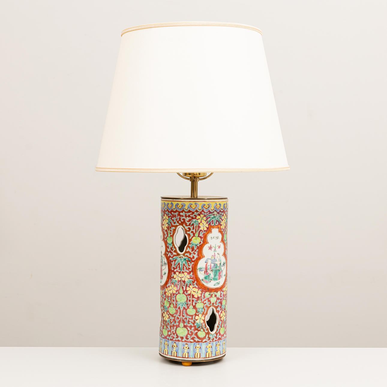 TABLE LAMP, remade from wig-stock China, with brass fitting from Swedish tin no 2623. 20th century.