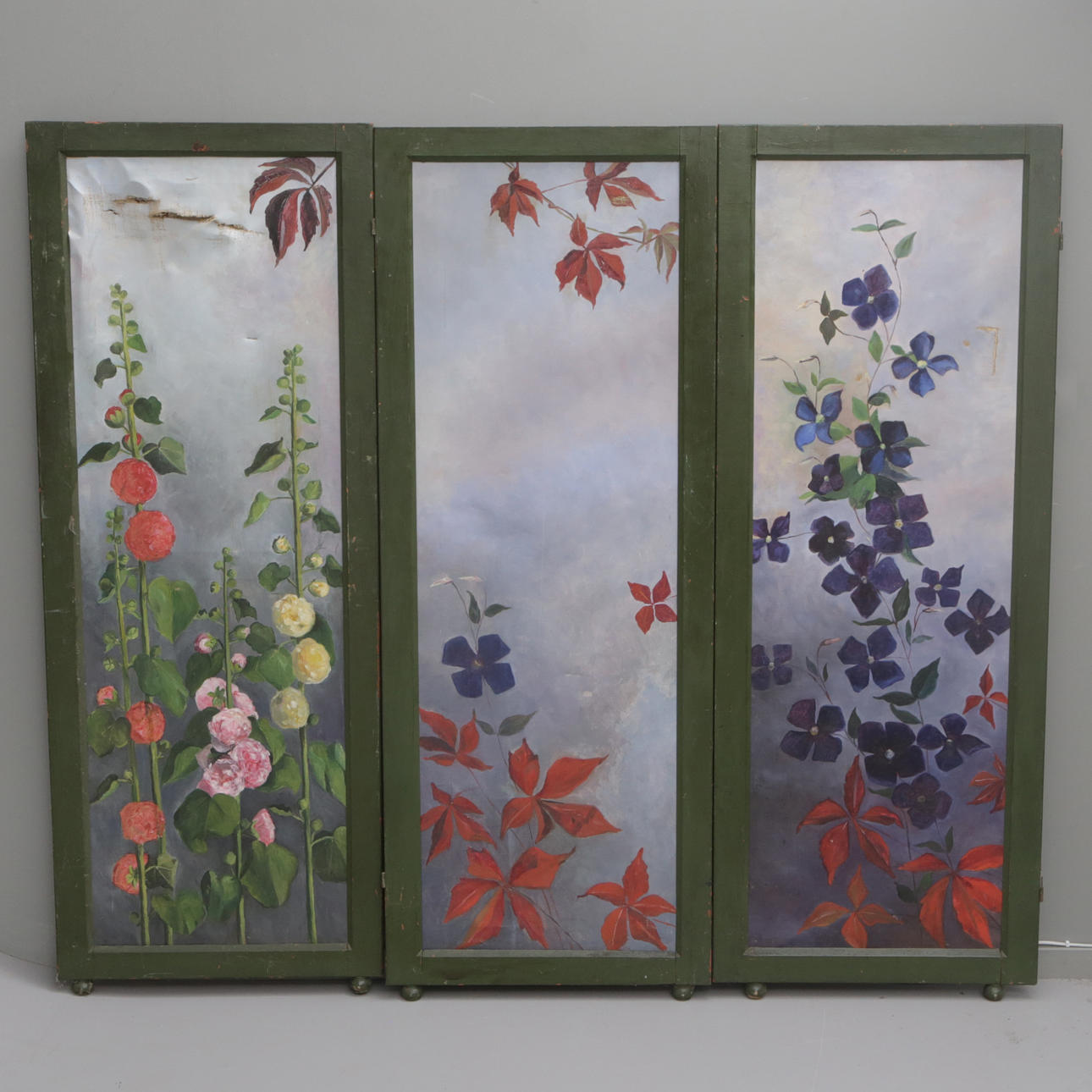 SCREEN WALL, 3 sections.