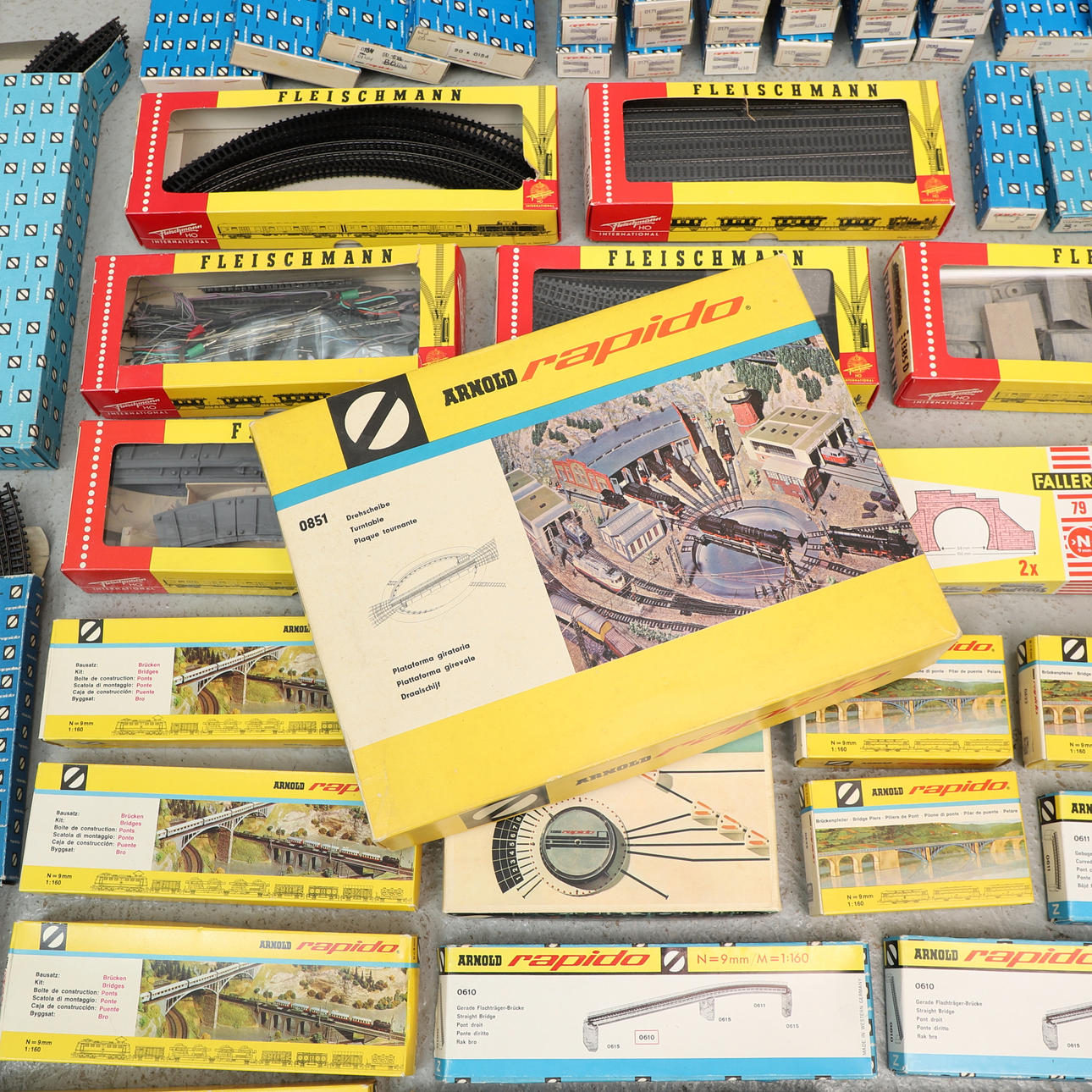 MODEL RAILWAY, lot, e.g. Arnold Rapido & Fleischmann.