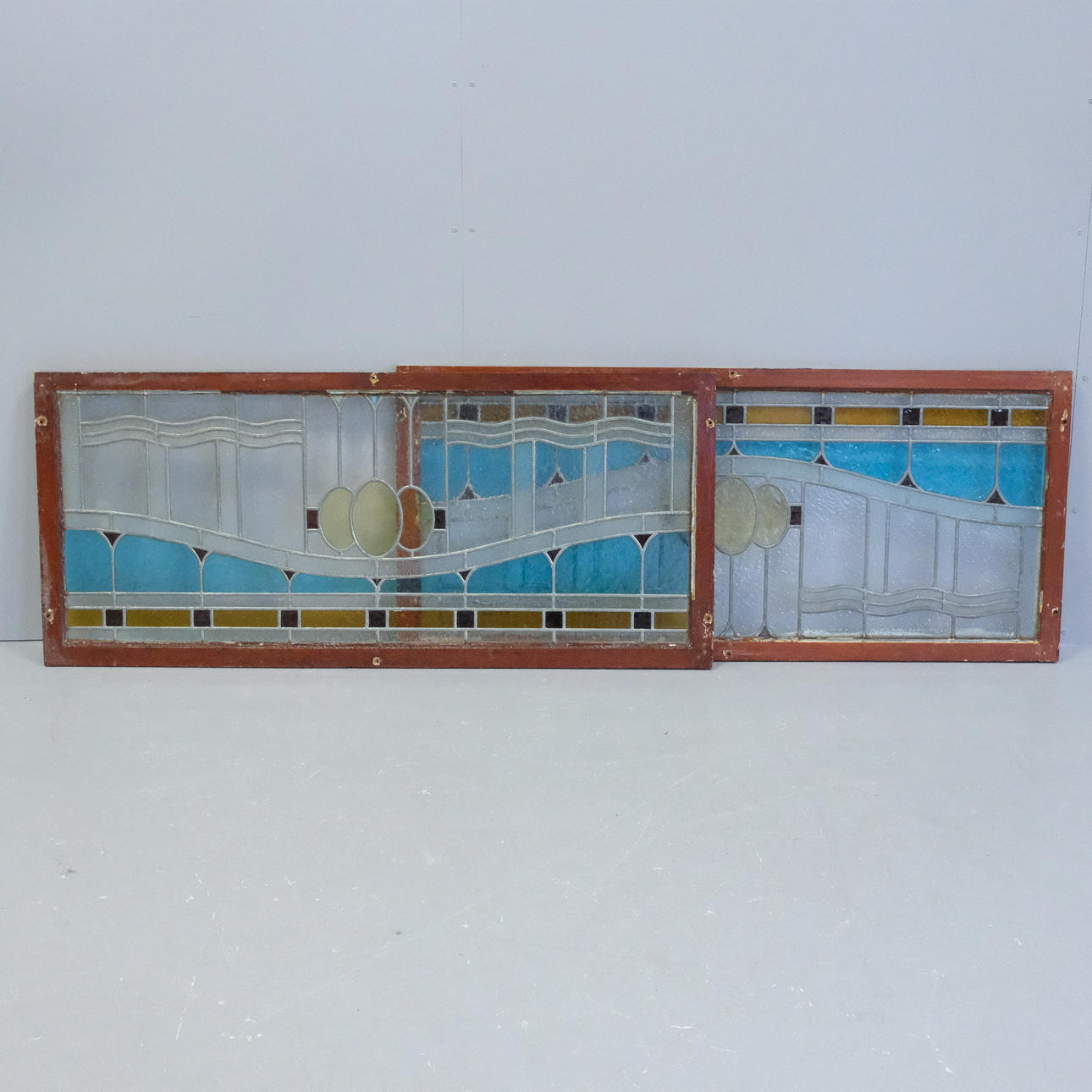 VENTANAS DE VIDRIO CON PLOMO, DINTELES DE DOS PUERTAS.