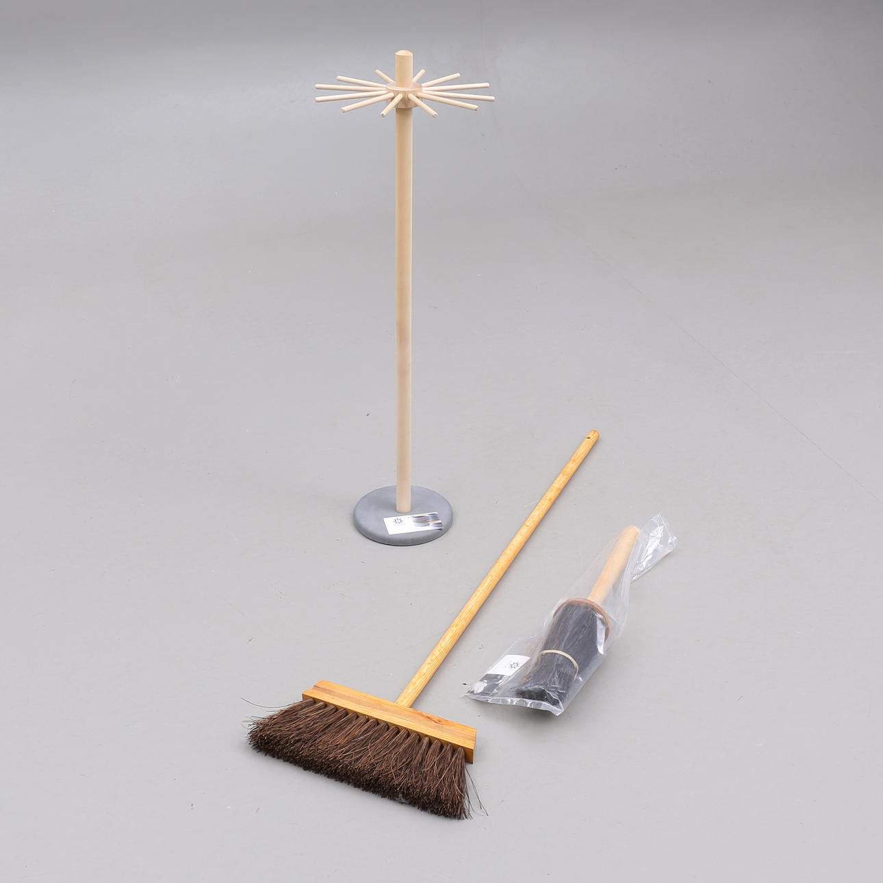 DRYING RACK and BRUSHES, 2 pcs, Iris Hantverk.