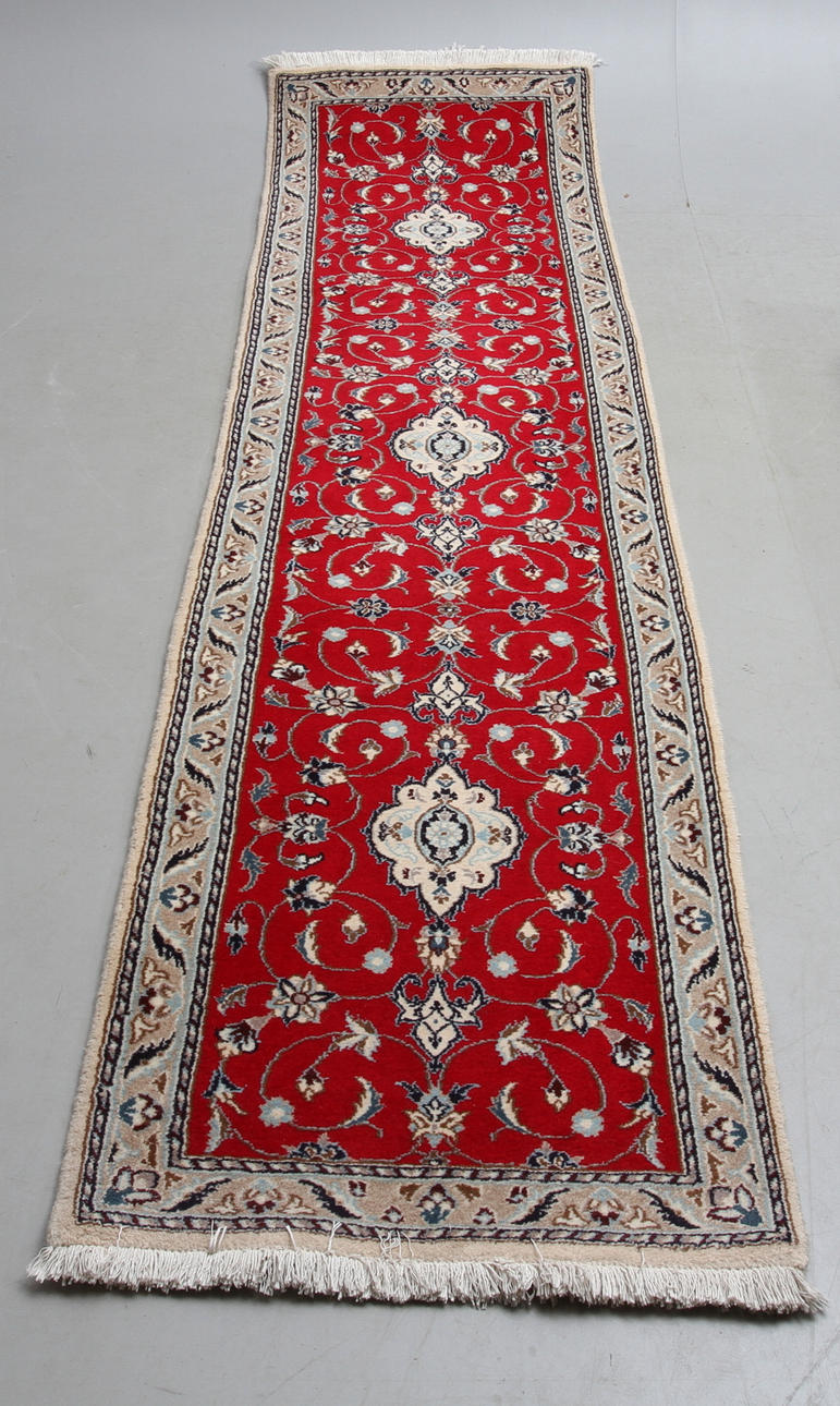 GALLERIMATTA, orientalisk, ca 306 x 76 cm.