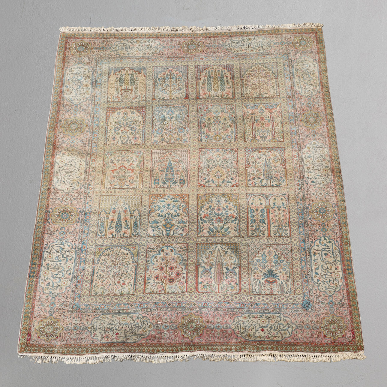 ET ORIENTALSK TÆPPE, SANDSYNLIGVIS INDISK.