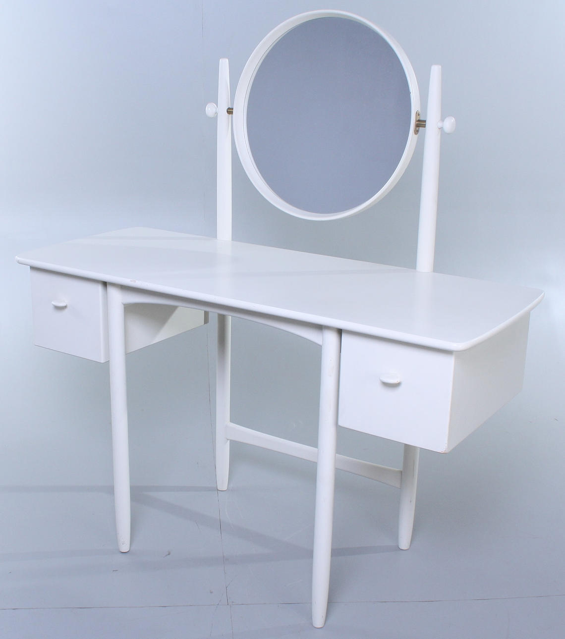 TOALETTBORD/SMINKBORD, ur "Skandinett"-serien, Sven Engström och Gunnar Myrstrand, 1900-talets andra hälft.