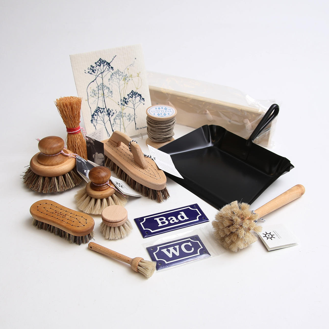 PINCELES, etc., en su mayoría Iris Crafts.