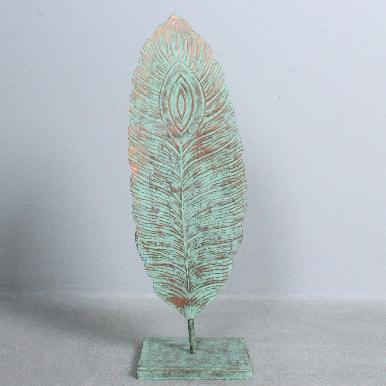 Unknown artist. 'Feather', sculpture, metal sheet.