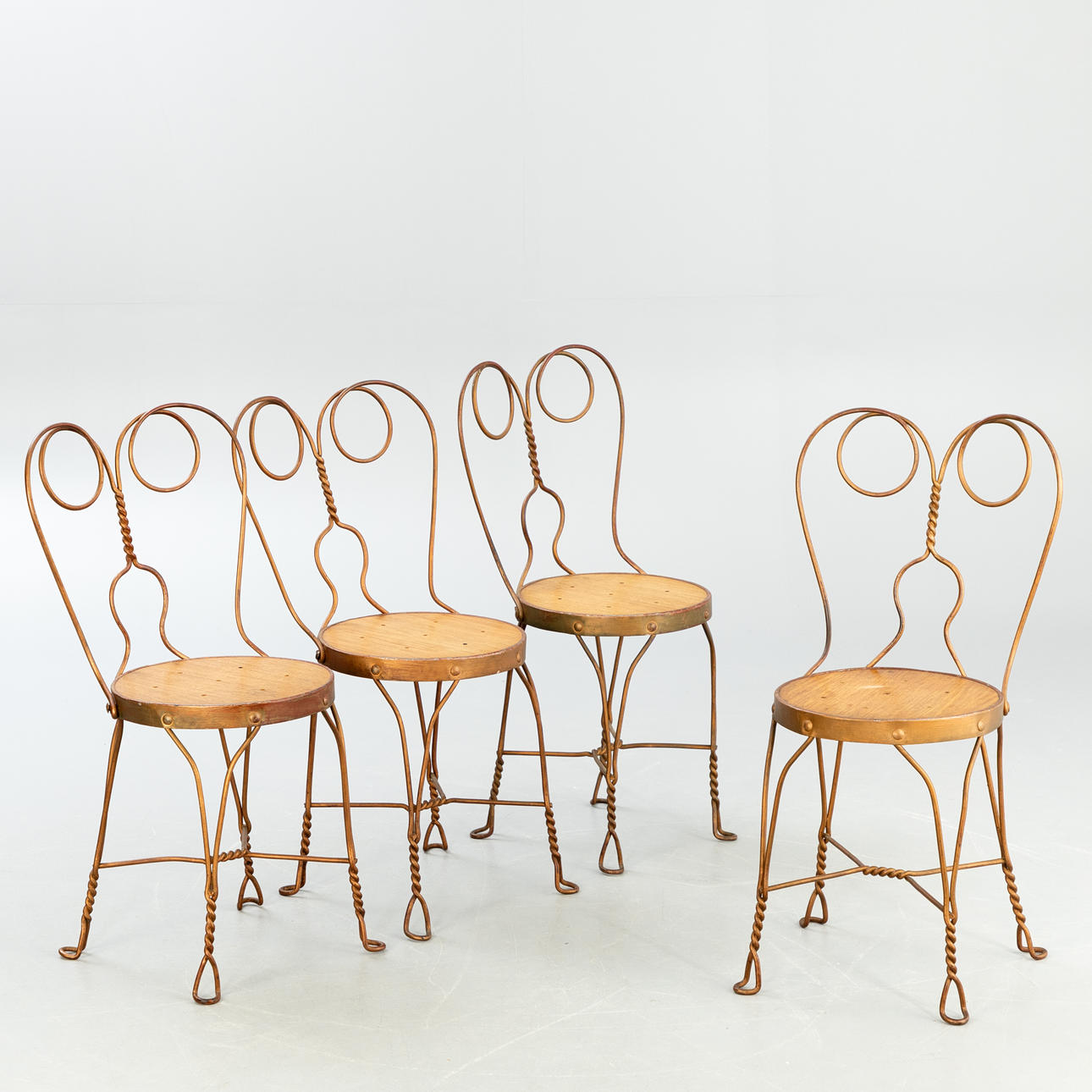 Neljä tuolia, lukkoseppä, Ranska, 2000-luku (4).