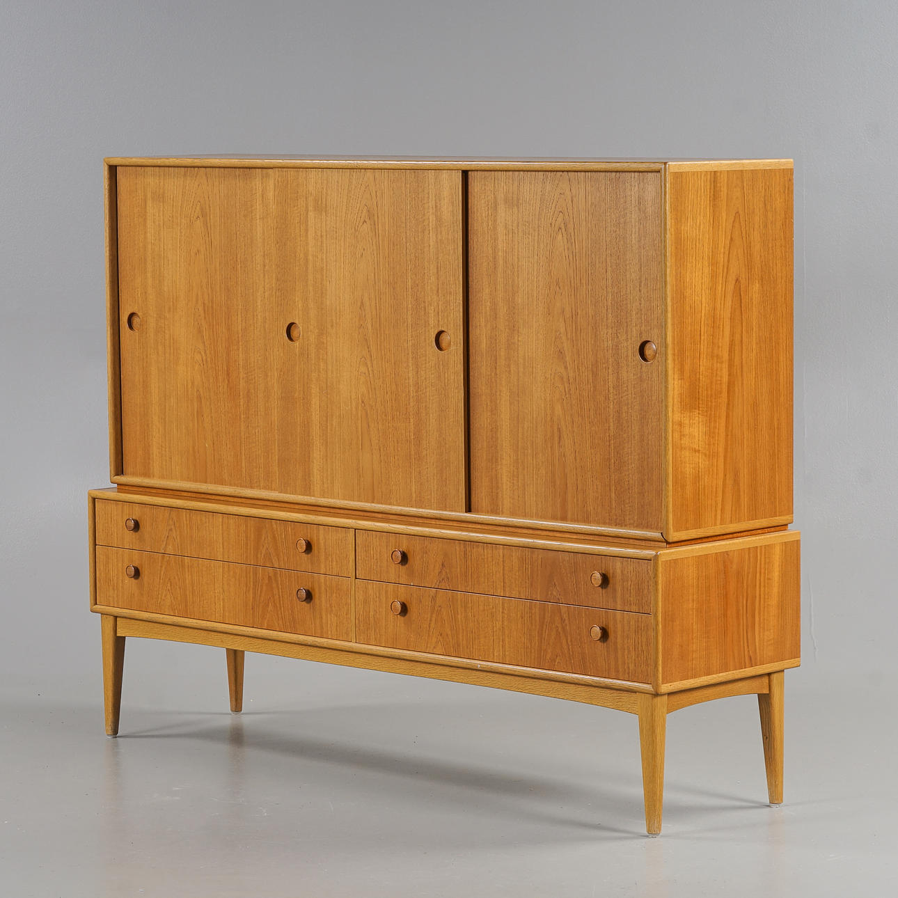 SIDEBOARD/CABINET Teak, 1950s/60s.