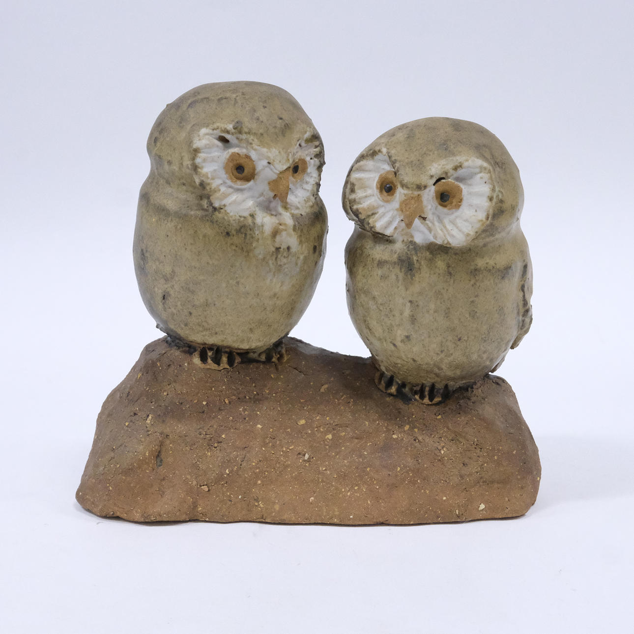 GUNNAR HANSSON. HAHMO KAHDELLA PÖLLÖLLÄ.