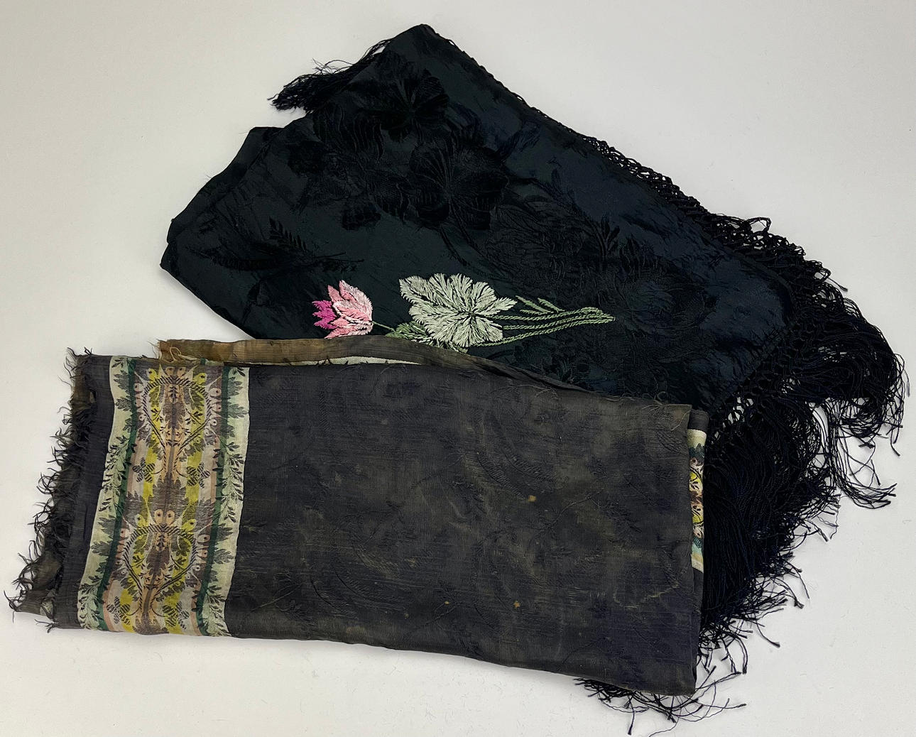 SHAWLS, 2 pcs. 18TH/20TH CENTURY.