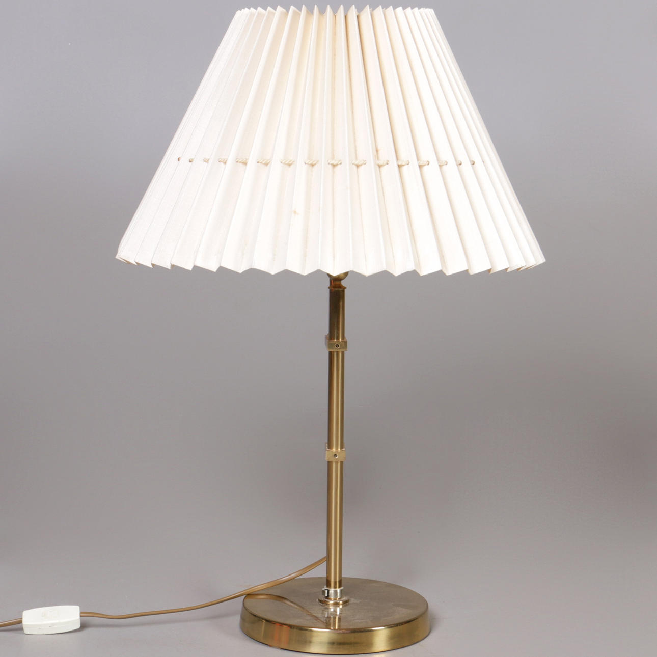 BORDSLAMPA, mässing, Bergboms, 1900-tal.