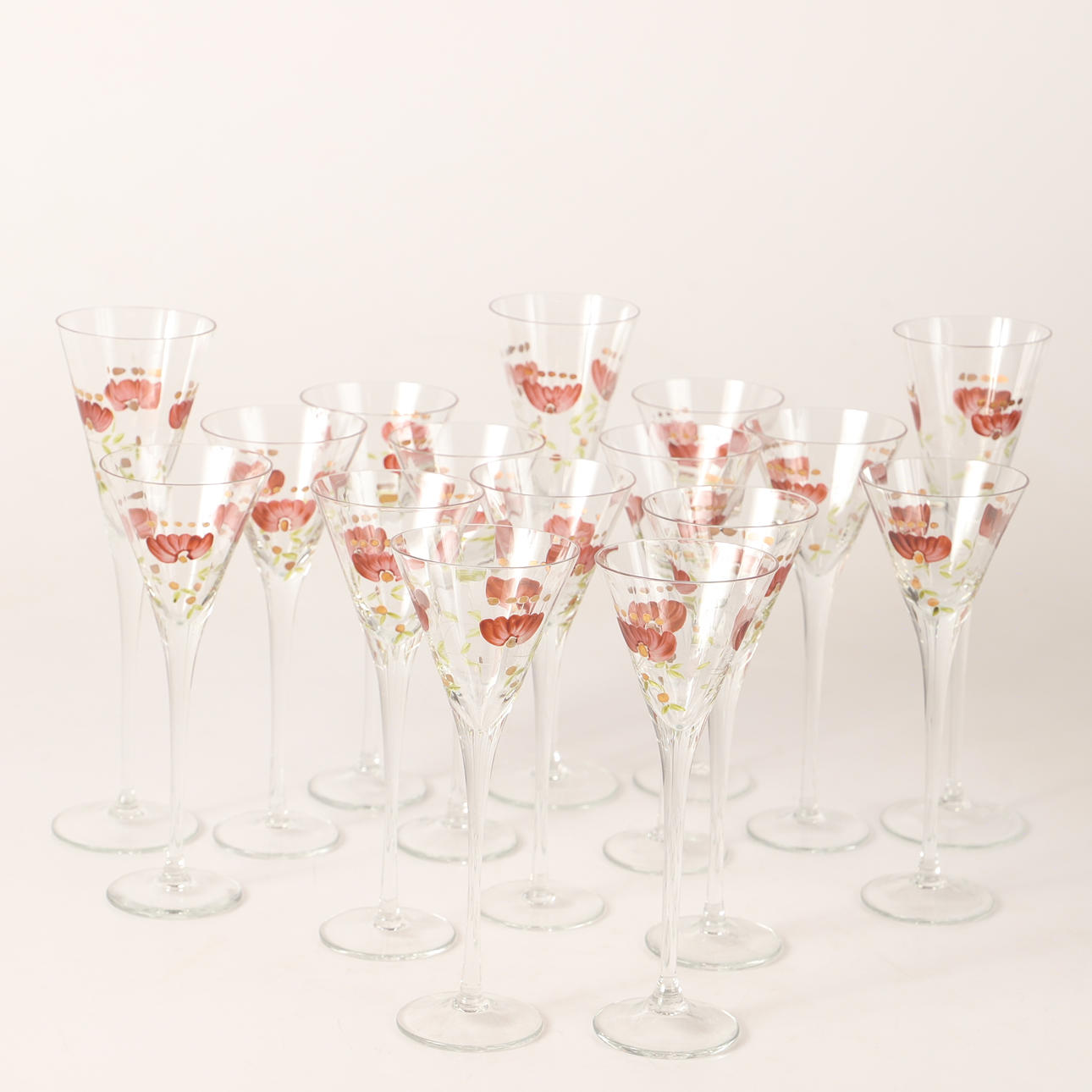 LAURA ASHLEY. Champagne and strong wine glasses, 16 pieces, painted floral  decor, England. Glass - Utility glass - Auctionet
