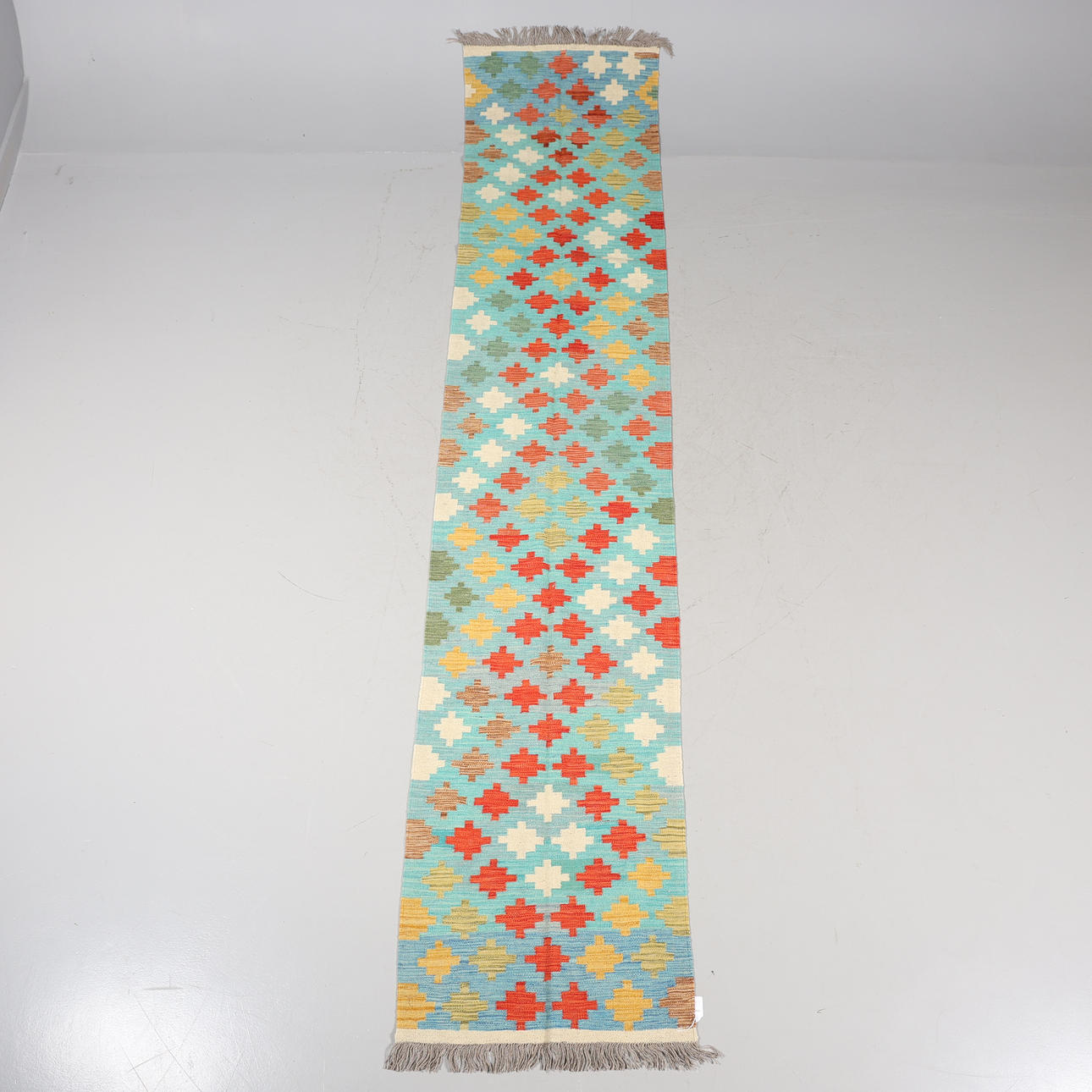 GALLERITÆPPE, orientalsk, håndvævet, 383 x 80 cm.