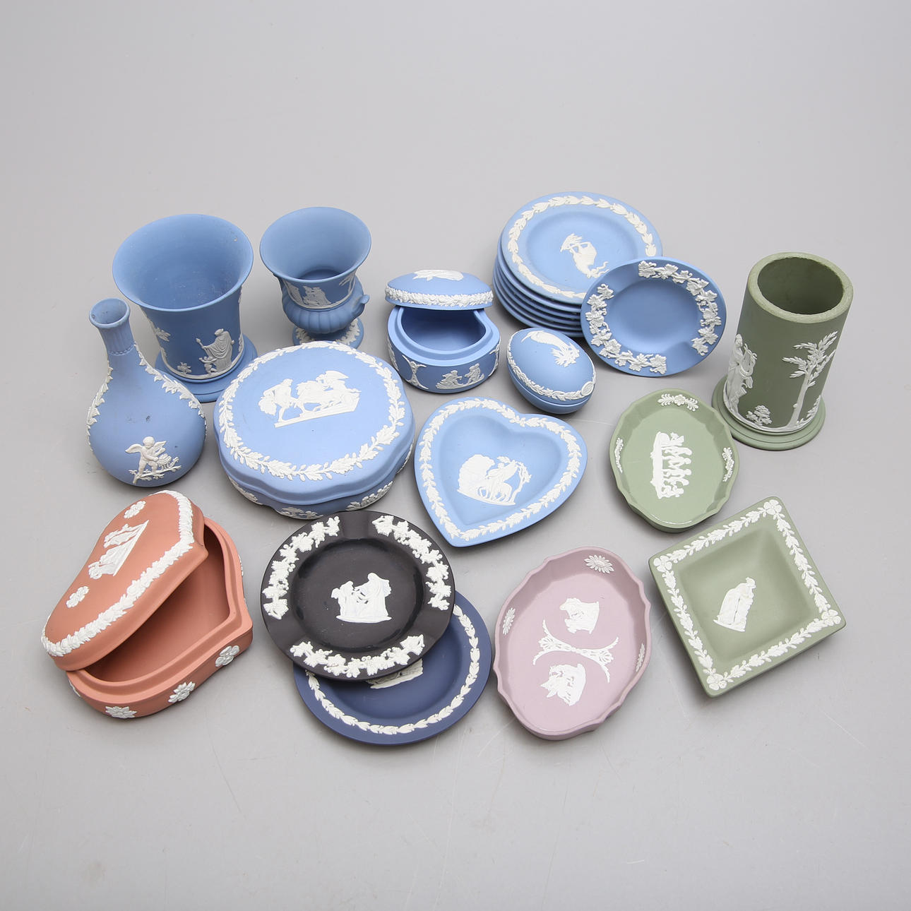 Ein 21-teiliges WEDGWOOD, Jasper, England.