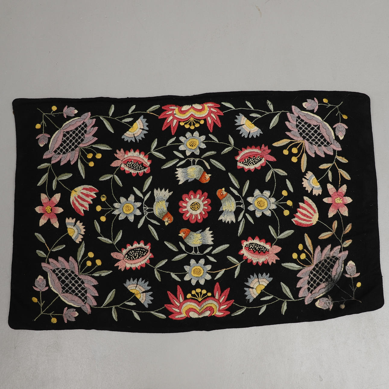 SCHATTERSEM BRODERI, ALLMOGESTIL, 1900-tallets første halvdel.