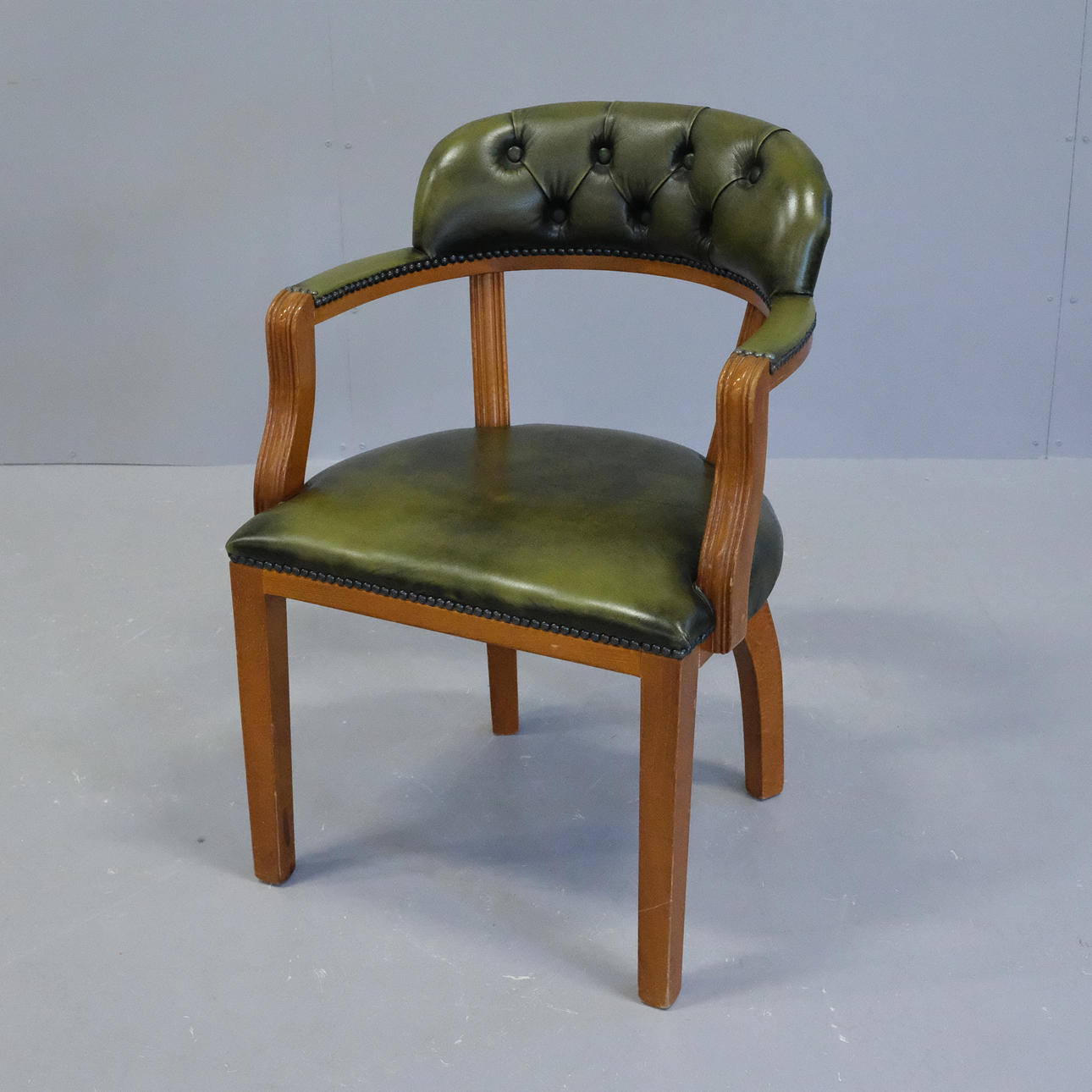 SKRIVBORDSSTOL, GALON, ENGELSK STIL.