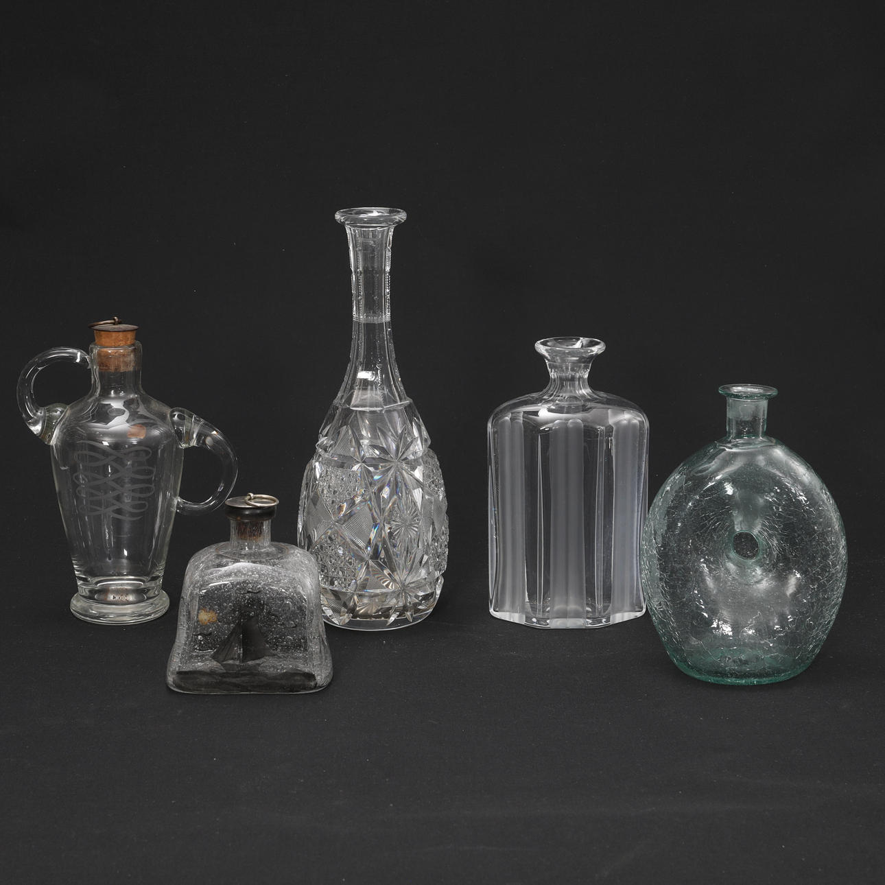 BOTELLA DE GARRAFÓN/BOLA, lote, 5 piezas.