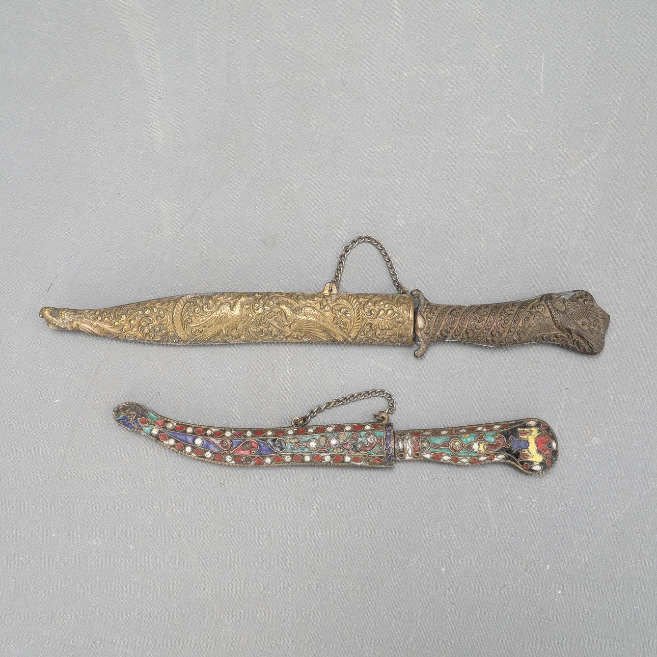 Orientalischer Dolch mit Schale, 20. Jahrhundert.