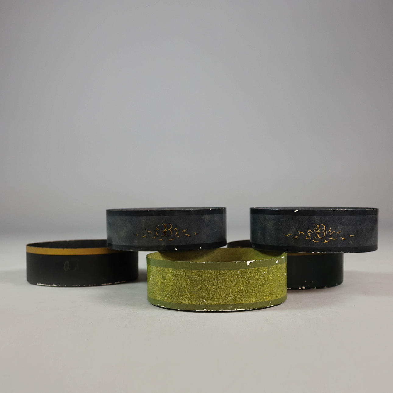 TOLEWARE STYLE FIBERGLASS PLANTERS (5).