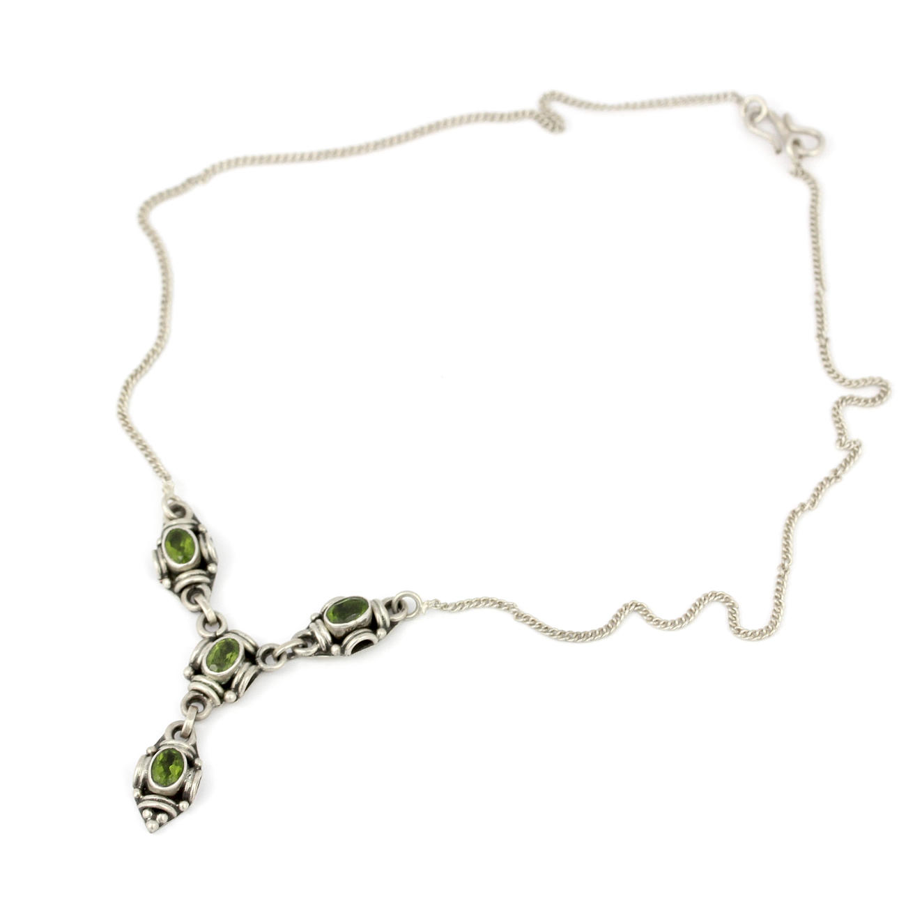 SØLV PERIDOT HALSKÆDE.