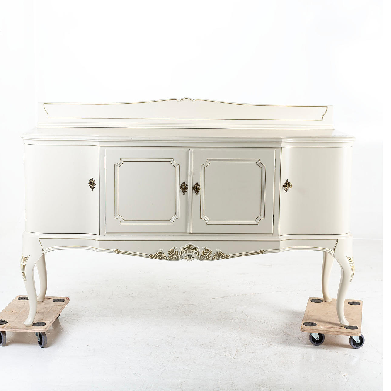 A sideboard/sideboard, bondrococo style, second half of the 20th century.