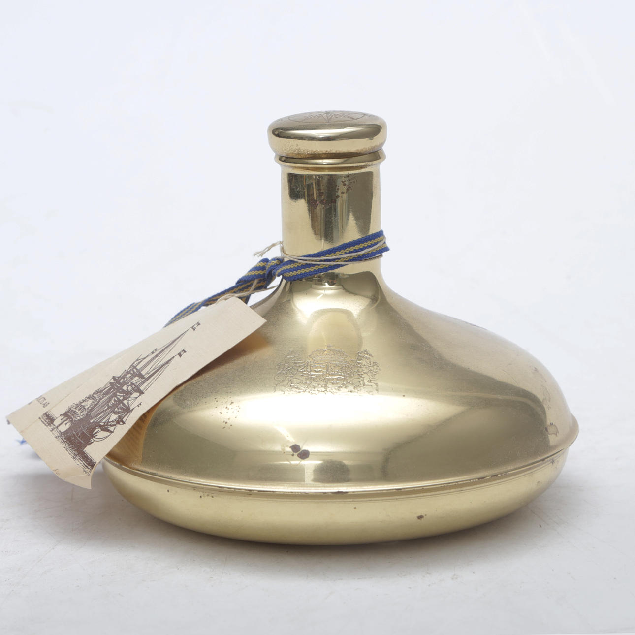 A brass captain's decanter, Calmare Key, modern.