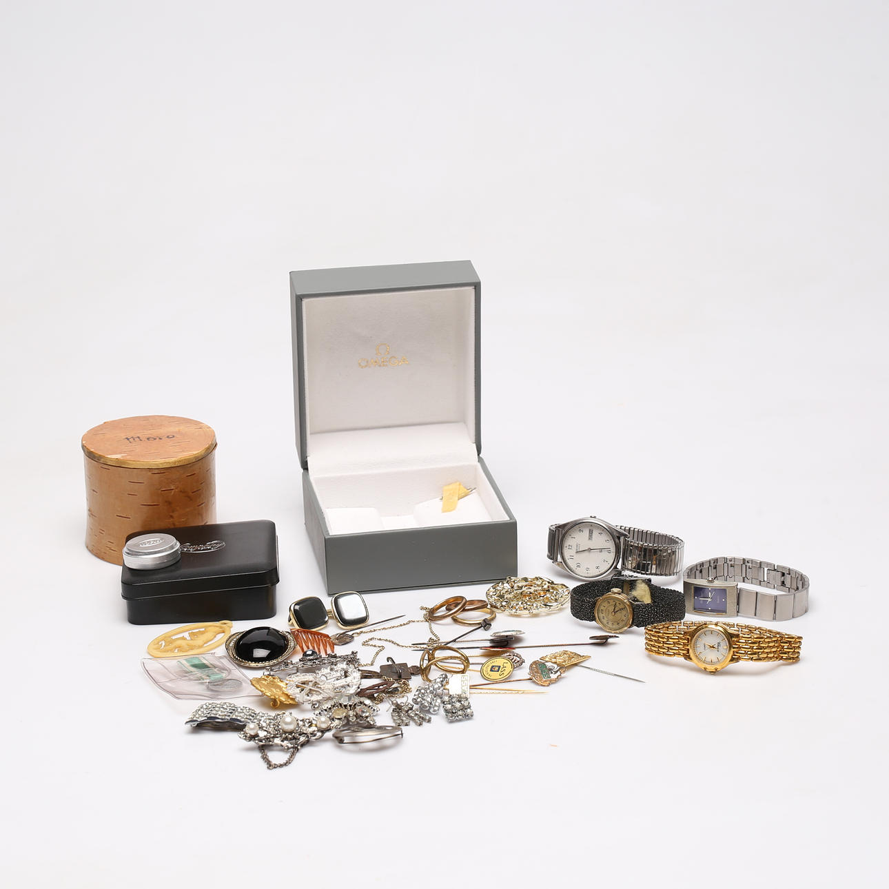 MASSE smykker og armbåndsure, 20. århundrede.