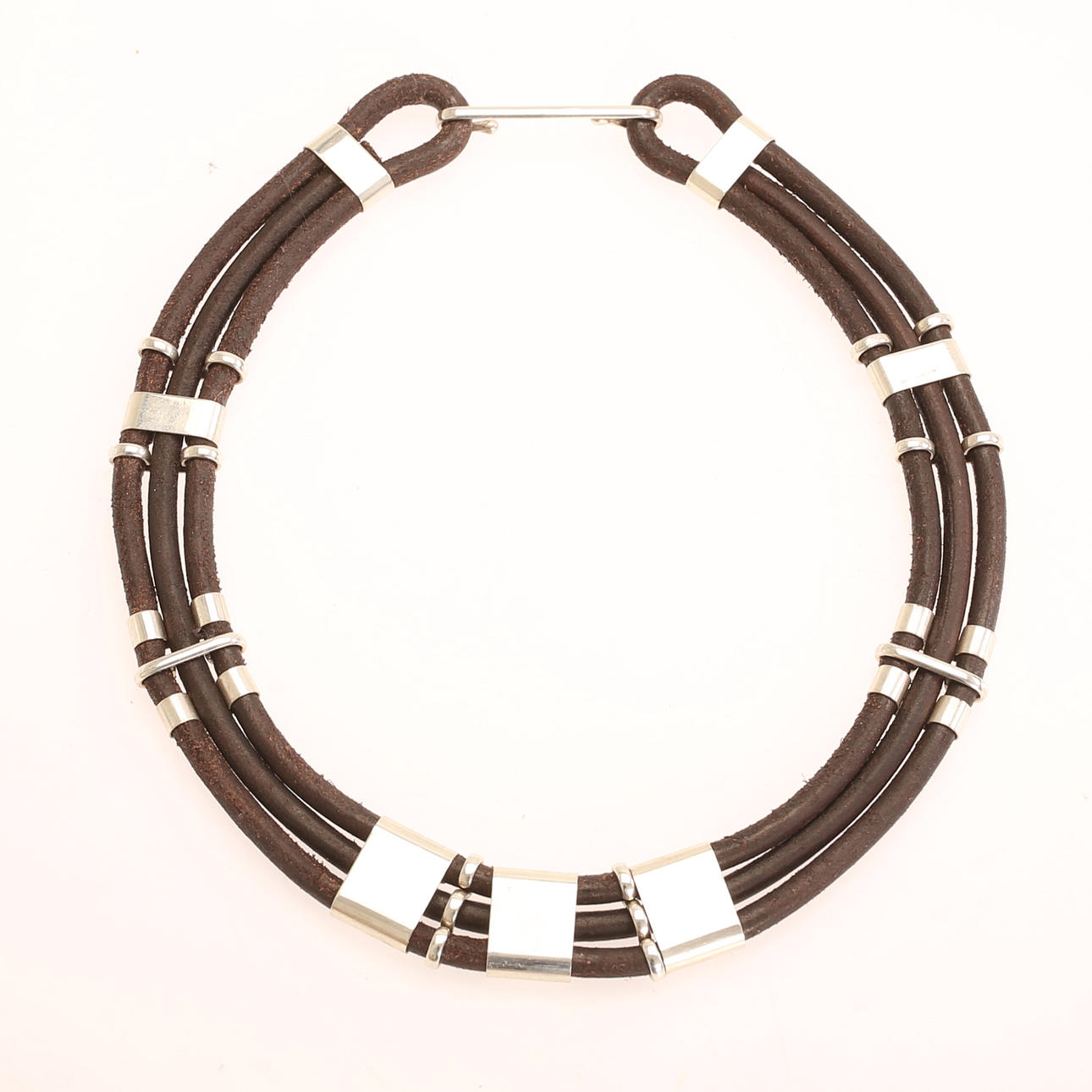 VIVIANNA TORUN BÜLOW-HÜBE. Necklace, silver and leather. Jewellery ...